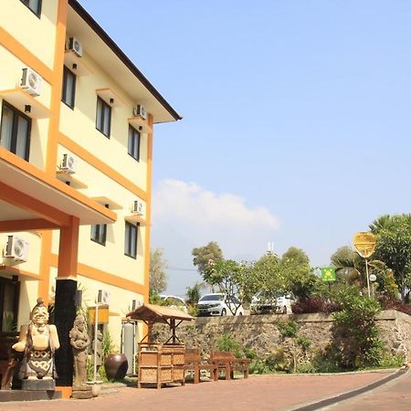 Ciptaningati Hotel Batu  Exterior foto