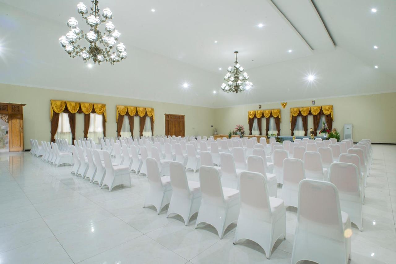 Ciptaningati Hotel Batu  Exterior foto